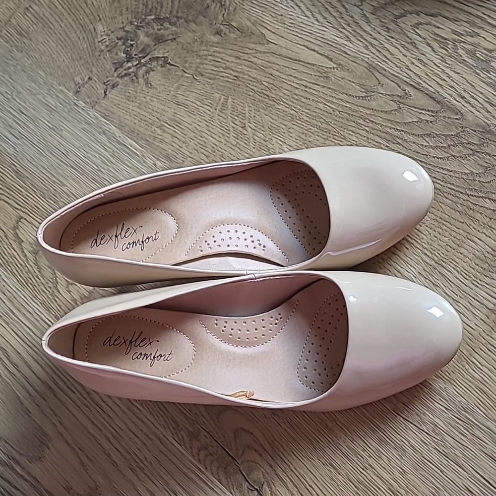 Dexflex pumps heels 9 wide 9W